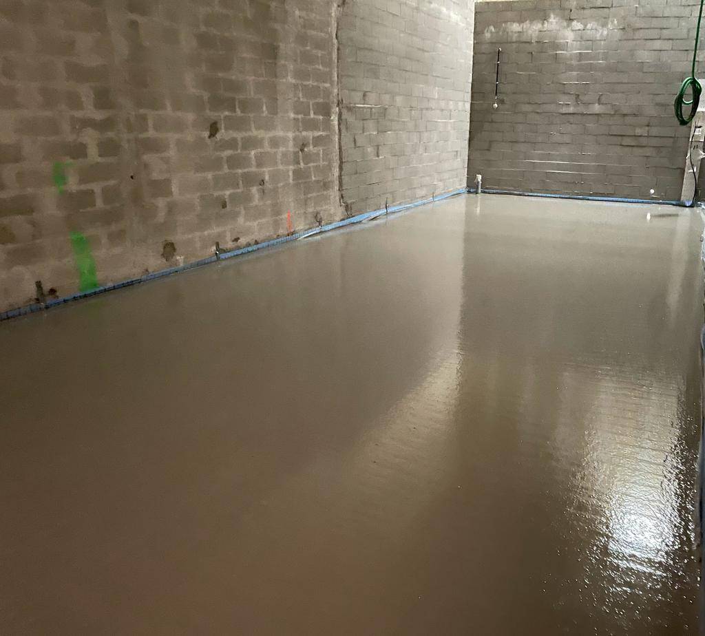 Chape ciment fluide pour sols à forte sollicitations