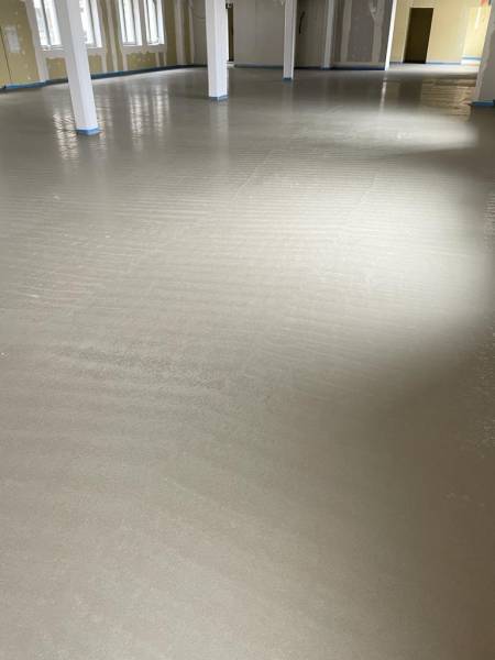 Chape ciment fluide pour sols à forte sollicitations